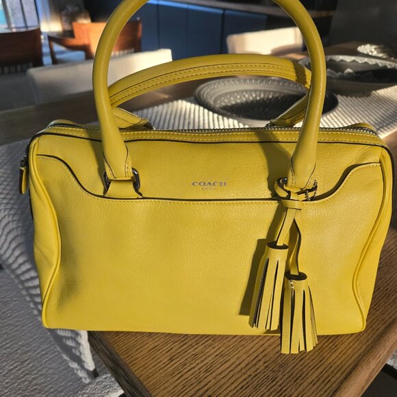 Coach Handbags - Vintage Coach Bag